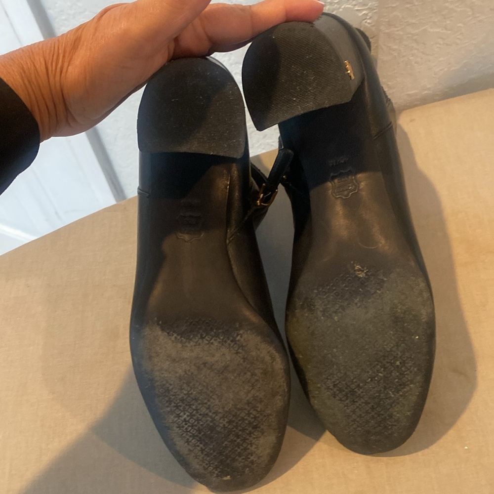 TORY BURCH BROOKE LEATHER ANKLE BOOTS - Picture 7 of 14